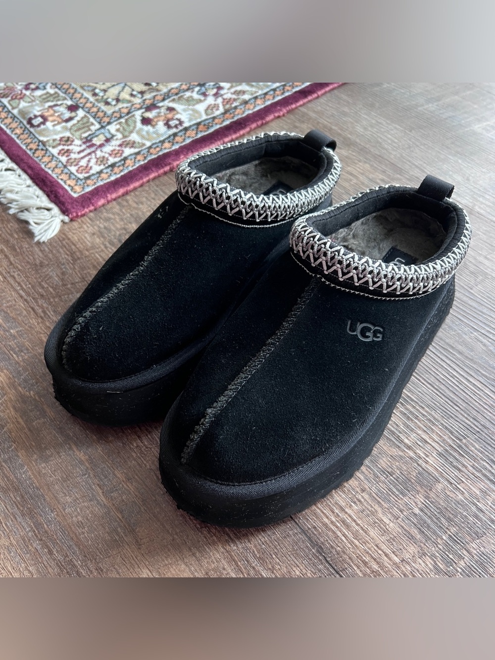 UGG Tazz Black Suede Slip-On Platform Clog size 7 - Picture 1 of 10